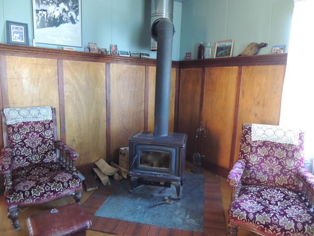 Historical Guest House Уайтхорс Экстерьер фото