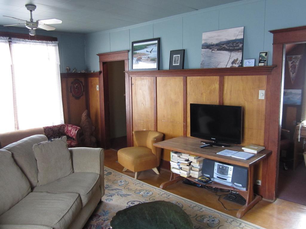 Historical Guest House Уайтхорс Экстерьер фото