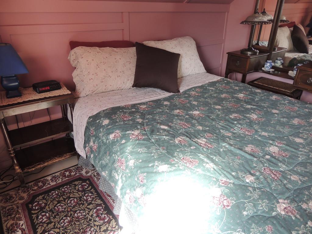 Historical Guest House Уайтхорс Экстерьер фото